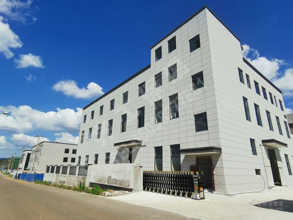 擠塑板有著很好的防水性和防潮性！